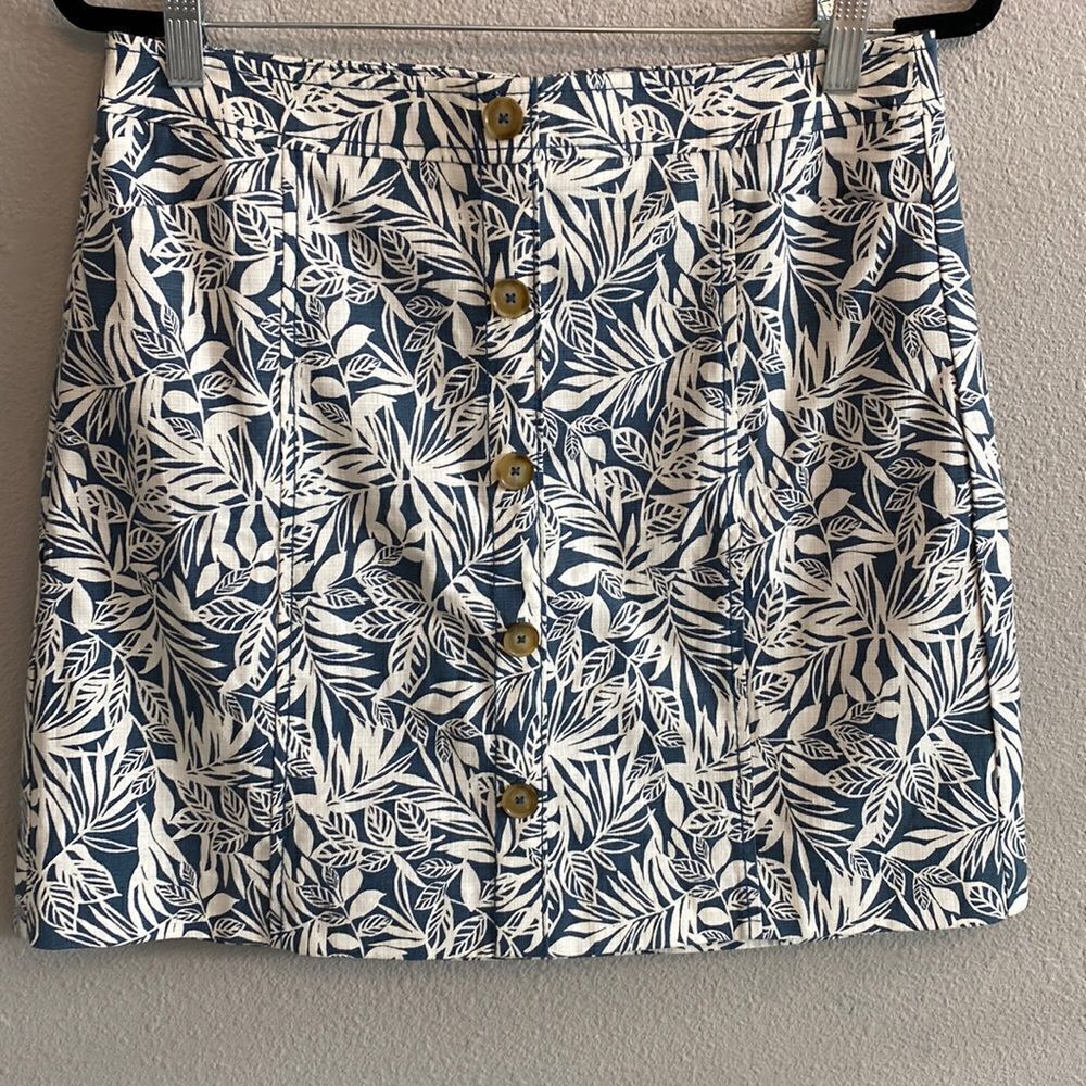 LOFT- Tropical floral button front mini skirt- Size 10
